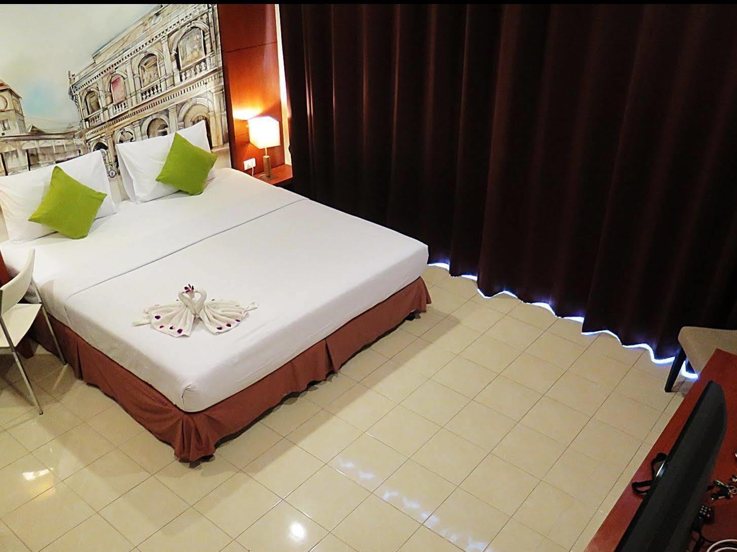 Sugar Ohana Poshtel Phuket Extérieur photo